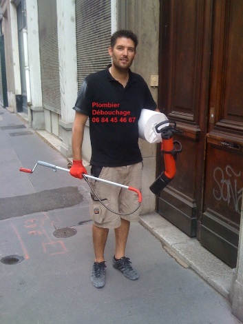 plombier Chasselay pour un débouchage de WC, de canalisation, de douche, de baignoire... 06 84 45 46 67